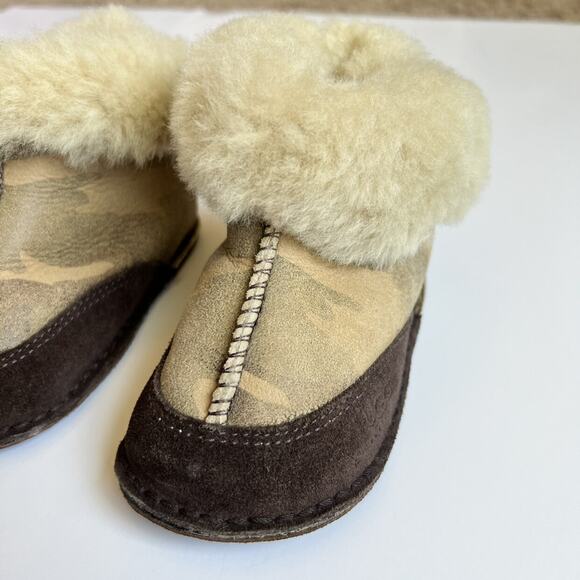 Ugg Australia Camo Sheepskin Boots - Picture 3 of 8